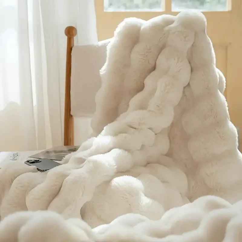 Soft and Warm Faux Rabbit Fleece Blanket - Cozy Throw for Home 0